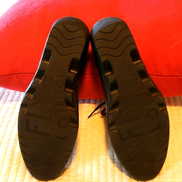 Women's Fly London Lace up Size 8 US 39 European - Picture 5 of 10